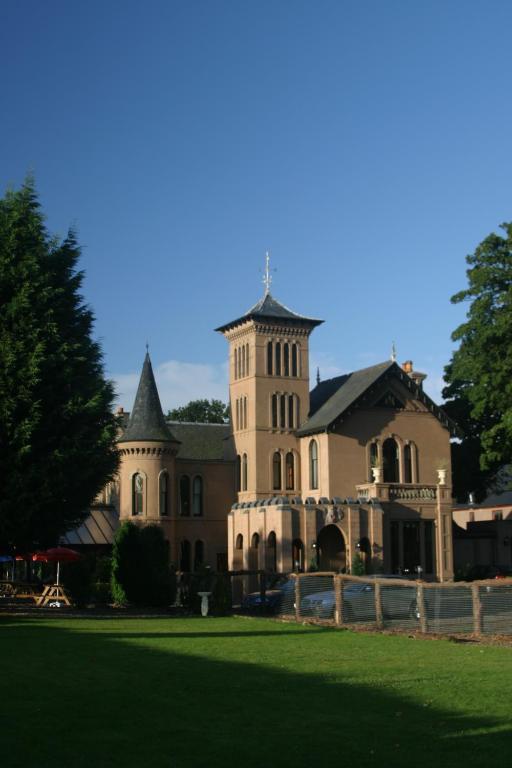The Retreat Castle Bed and Breakfast Bonnyrigg Buitenkant foto