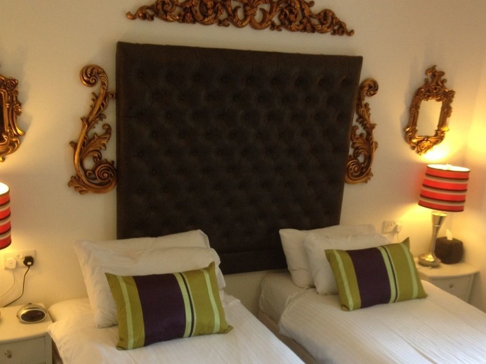 The Retreat Castle Bed and Breakfast Bonnyrigg Buitenkant foto